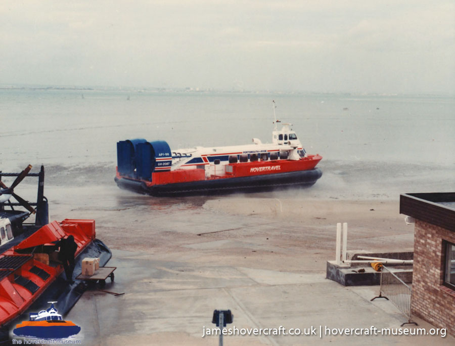 AP1-88 hovercraft at Ryde hoverport -  (credit: The <a href='http://www.hovercraft-museum.org/' target='_blank'>Hovercraft Museum Trust</a>).